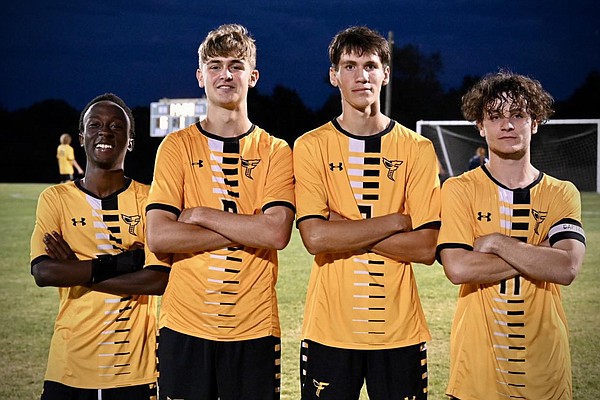 Fulton tops district No. 1 seed Moberly on Senior Night - Vimarsana News