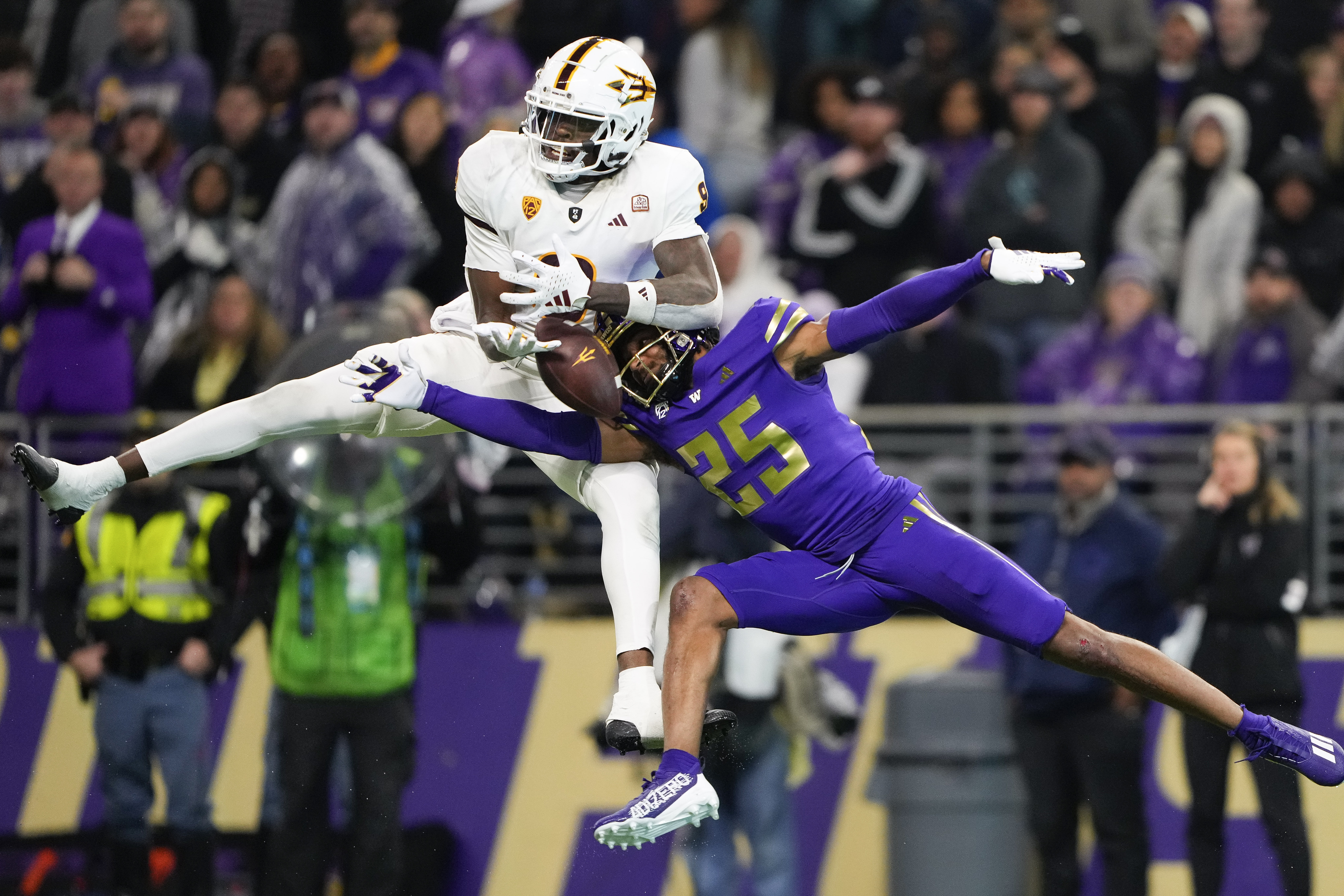Huskies survive 3 turnovers to turn back 1-6 Sun Devils - Vimarsana News