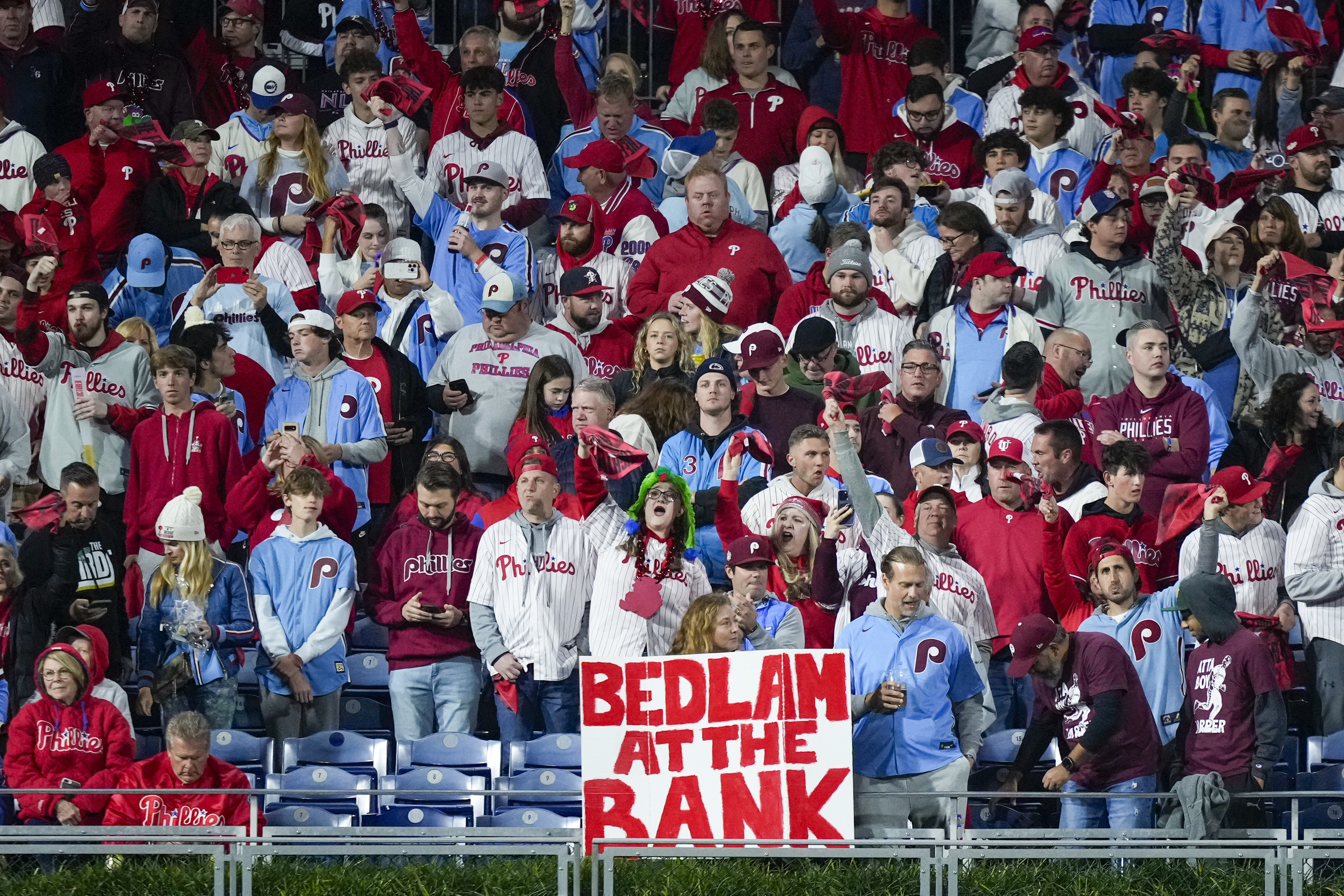 Phillies fans shower Trea Turner with standing ovation