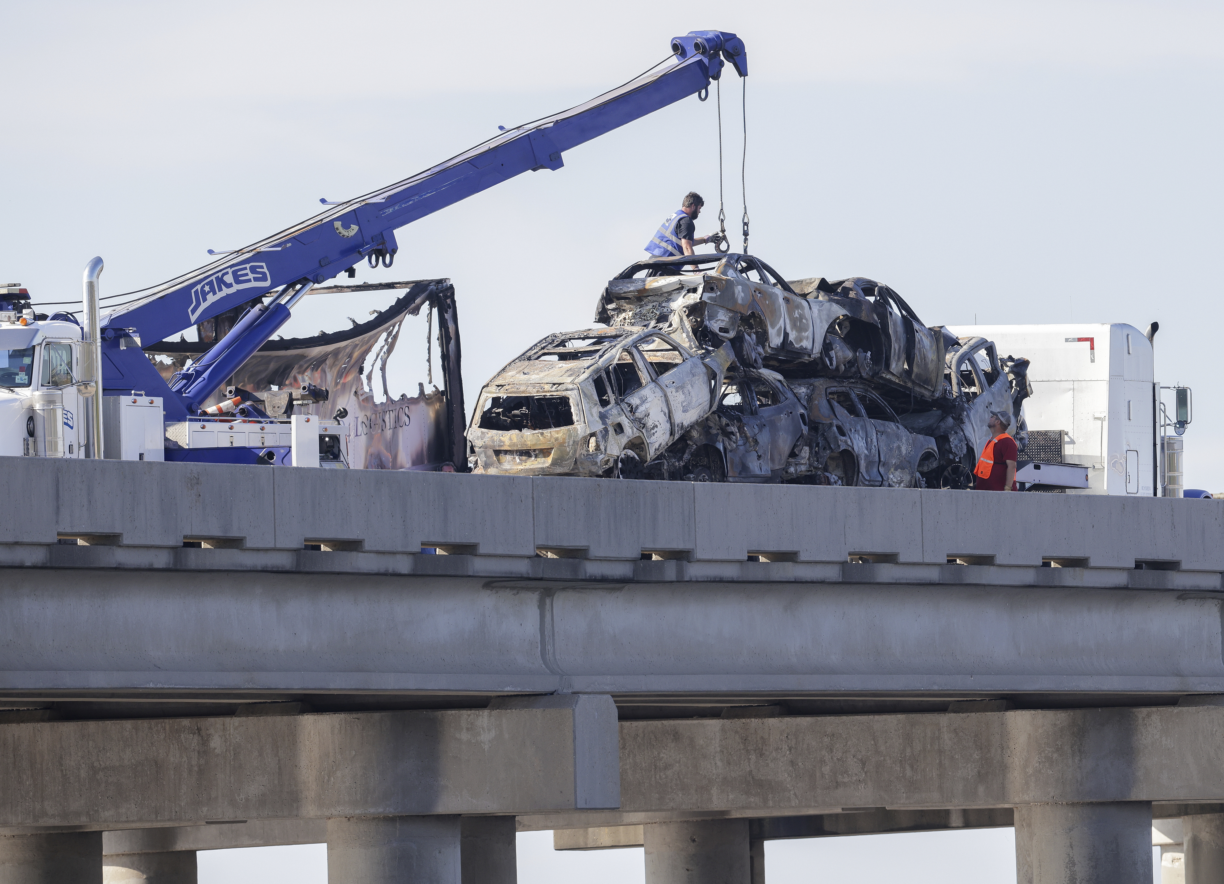 At least seven dead in 'superfog' vehicle crashes - Vimarsana News