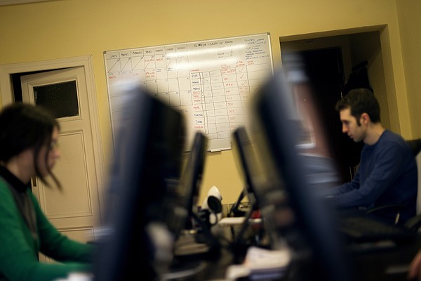 Spanish coalition pushes for shorter work week - Vimarsana News