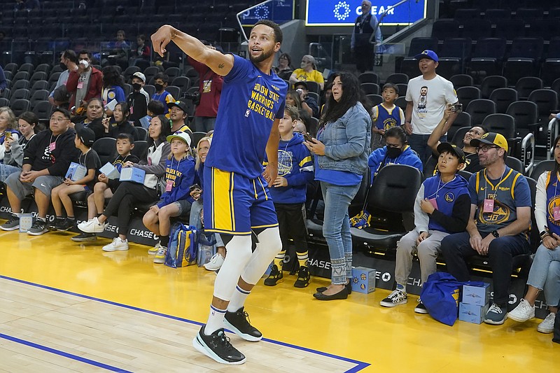 Report: LeBron James, Stephen Curry Headline Highest-Paid NBA