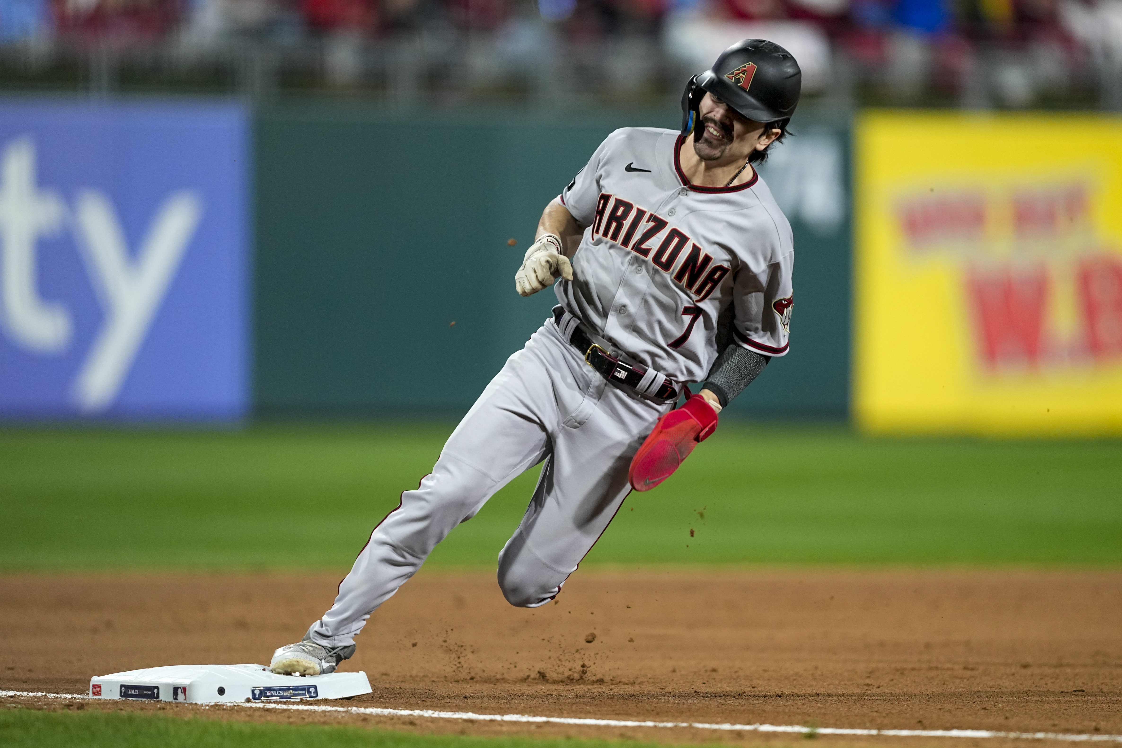 Evan Longoria thriving in part-time role for Diamondbacks