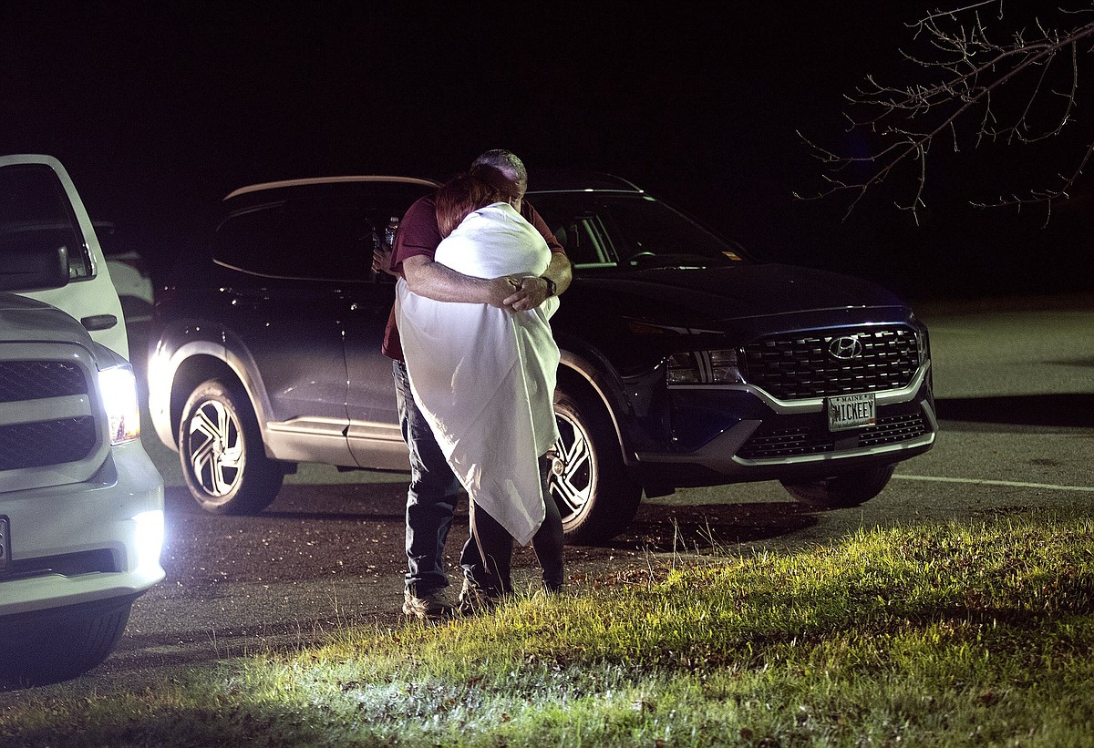 Heavily armed police in Maine surround home in search for suspect in ...