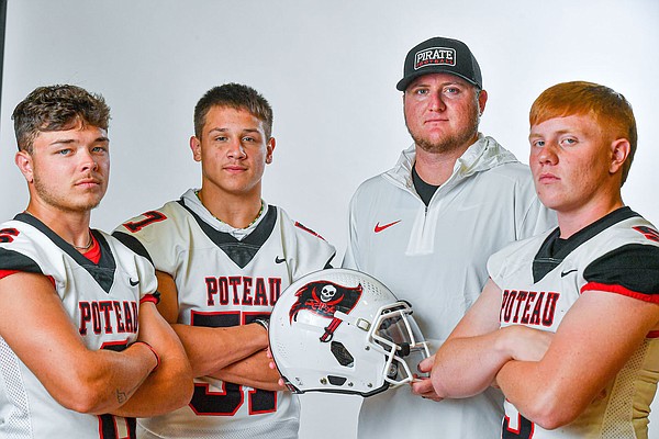 All in the family: Poteau (Okla.) Pirates players, coach are cousins ...