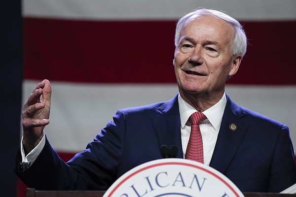 Hutchinson loses campaign manager but vows to stay in race Hutchinson loses campaign manager but vows to stay in race