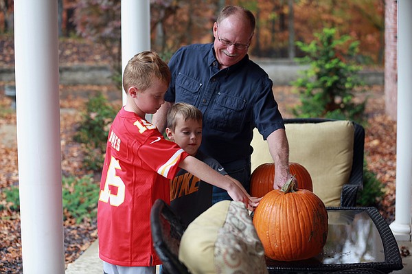 Land's retirement creates time for family | Jefferson City News Tribune - Vimarsana News