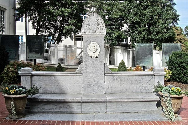 ARKANSAS SIGHTSEEING: Arkansas remembers the many veterans who died in war - Vimarsana News