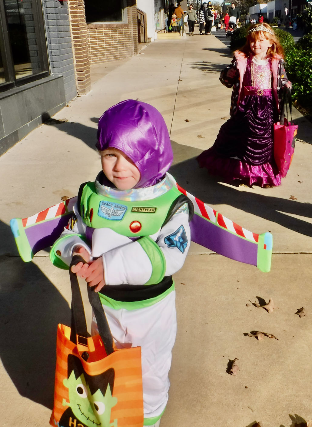 Gravette celebrates Halloween with Trick or Treat on Main | Westside ...