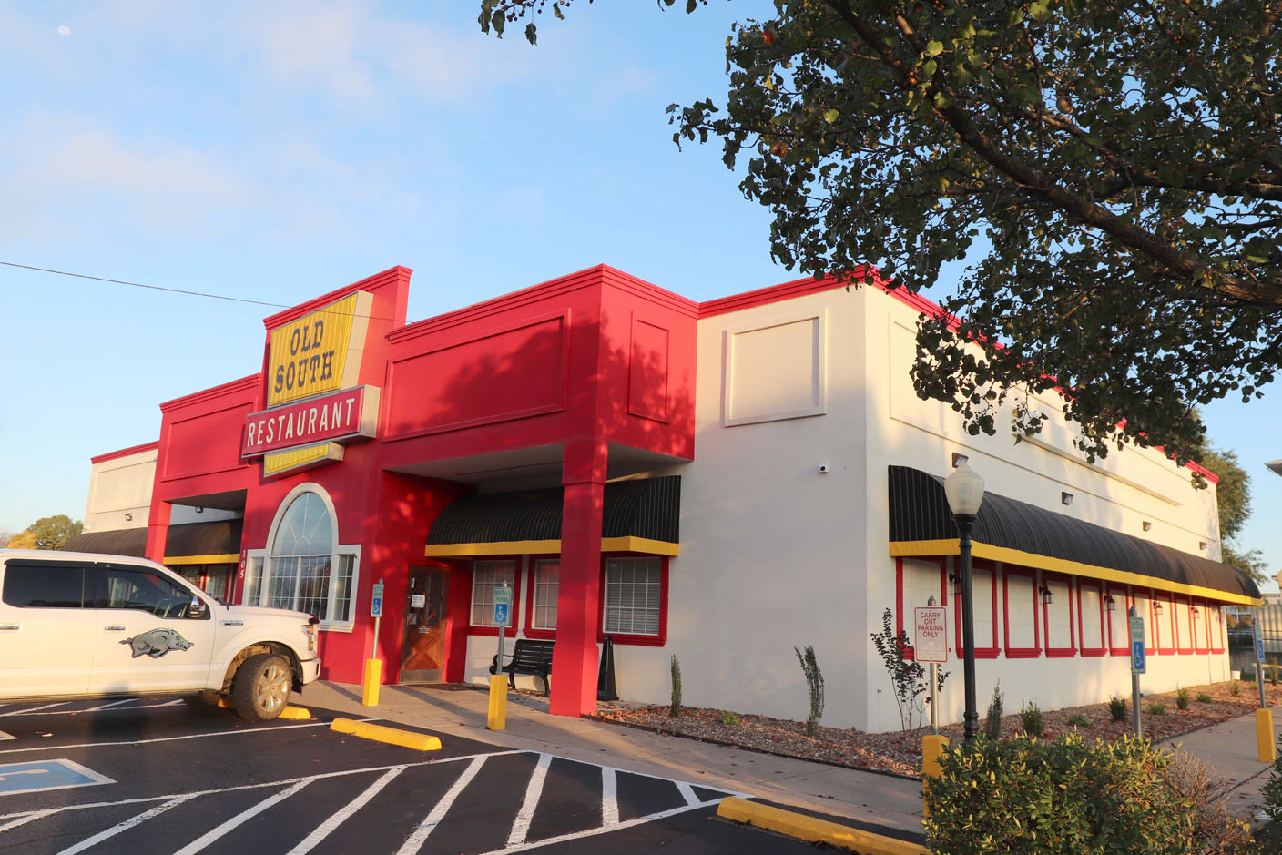 RIVER VALLEY EATS Kat Robinson had to get up early to visit the new