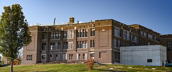 Topping off former Simonsen Ninth Grade Center | Jefferson City News Tribune - Vimarsana News
