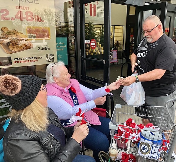 Poppies were popular Saturday | Jefferson City News Tribune - Vimarsana News