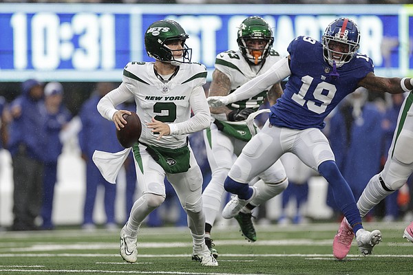 Jets lowly pass unit faces Bolts