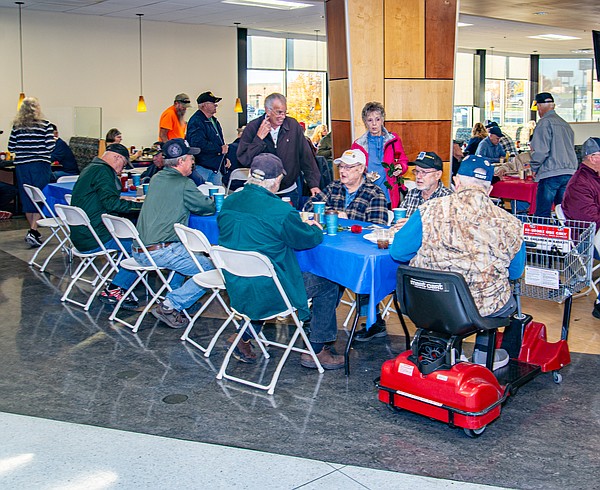 Hy-Vee Honors Veterans With Annual Free Breakfast | Jefferson City News ...