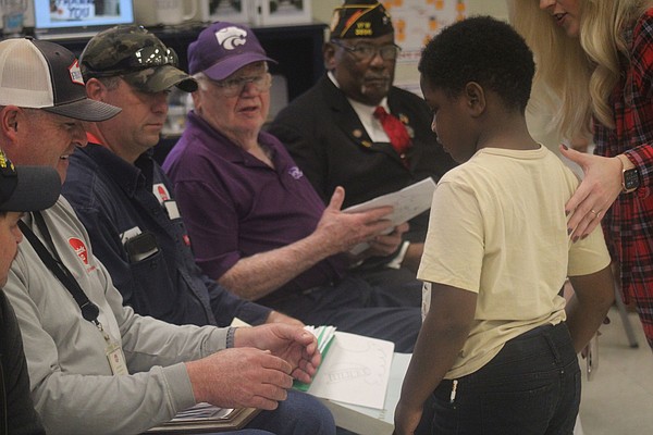 Local veterans visit Yocum Primary | El Dorado News - Vimarsana News