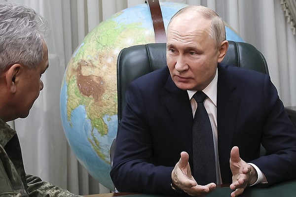 Putin, top military leaders meet to assess war in Ukraine | Jefferson City News Tribune - Vimarsana News