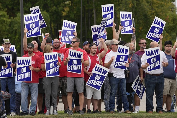 GM becomes first of Detroit automakers to seal deal with UAW | Jefferson City News Tribune - Vimarsana News