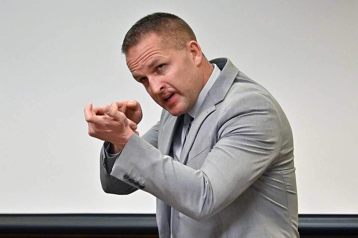 Mistrial declared after federal jury deadlocks in trial of ex-officer ...