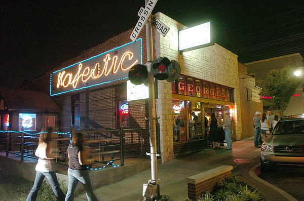 George's Majestic Lounge named fan favorite music venue for the Southeast | Northwest Arkansas Democrat-Gazette - Vimarsana News