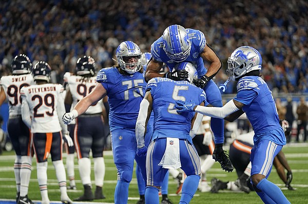 NFL Roundup | David Montgomery's run caps Lions' rally past Bears for 31-26 win, 8-2 record - Vimarsana News