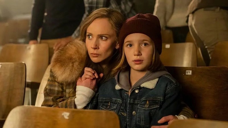 Dorothy Lyon (Juno Temple) and her daughter Scotty (Sienna King) in Fargo.