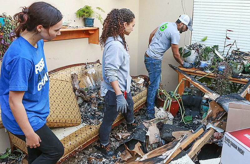 Maumelle man spends Thanksgiving sifting through burnedout apartment