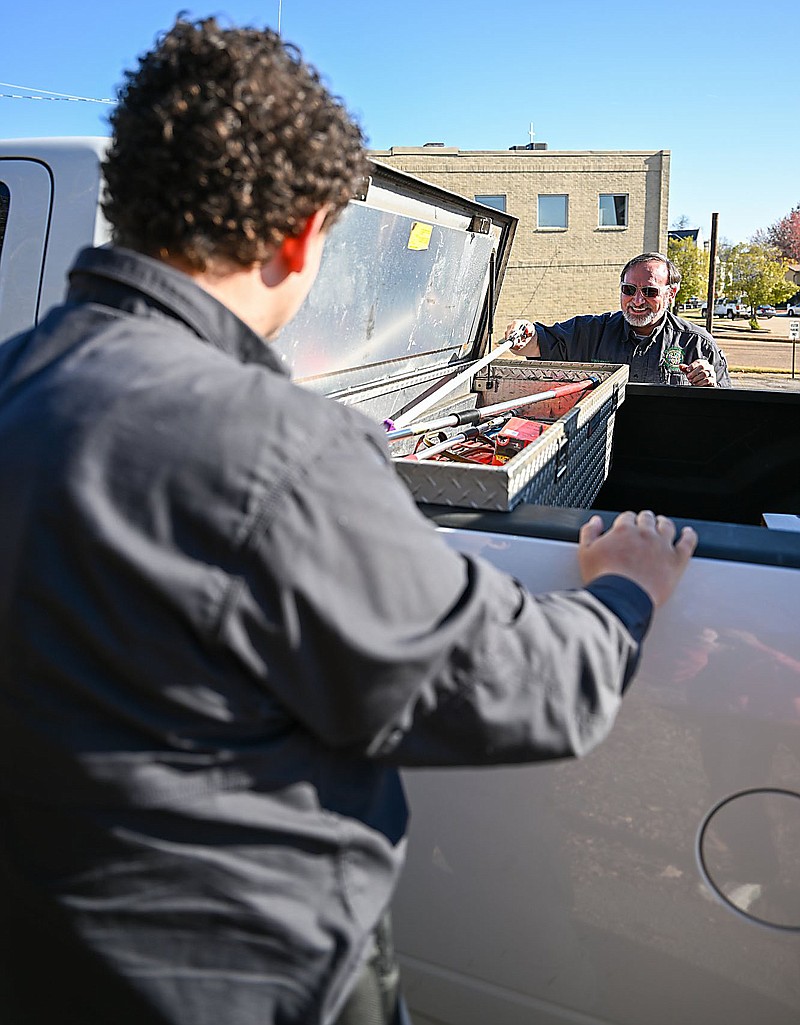 Van Buren City Council adopts new dog ordinance with increased fines