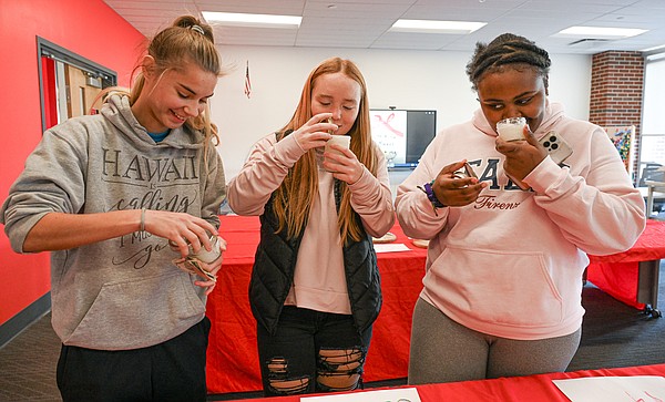 JCHS students learn life, job skills through fundraiser | Jefferson City News Tribune - Vimarsana News