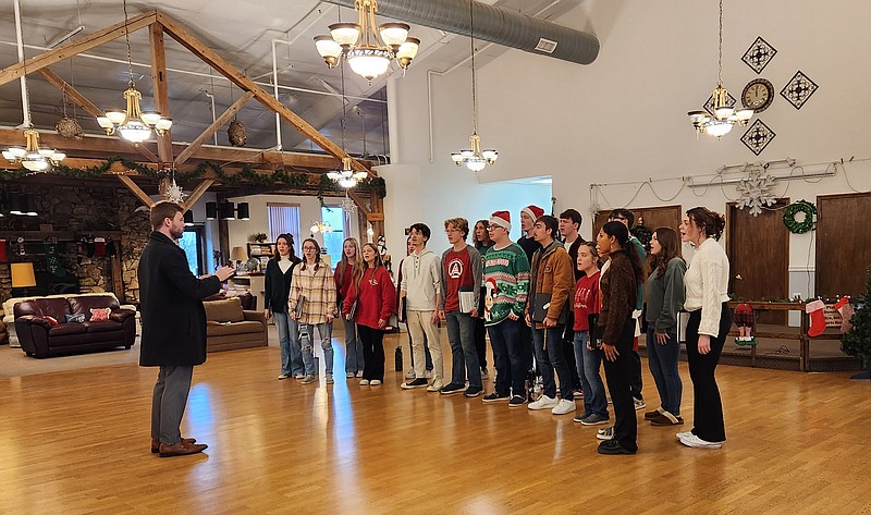 Kiwanis hosts Fulton High School chamber choir | Fulton Sun