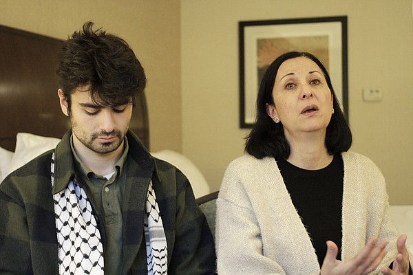 Shot students' kin arrive in Vermont | The Arkansas Democrat-Gazette - Vimarsana News