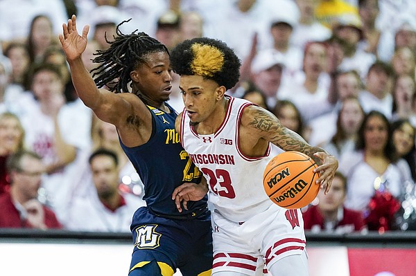 Klesmit scores 21 in 1st half, Wisconsin outrebounds No. 3 Marquette in 75-64 win - Vimarsana News