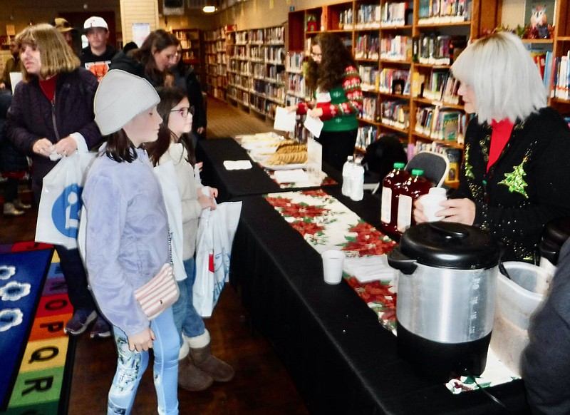 Gravette hosts ‘Winter Wonderland’ parade and celebration Westside