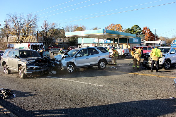 Four people injured in three-vehicle wreck Monday morning | Hot Springs ...