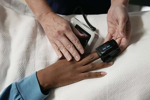 Patients of color more often brace for unfair treatment in health care - Vimarsana News