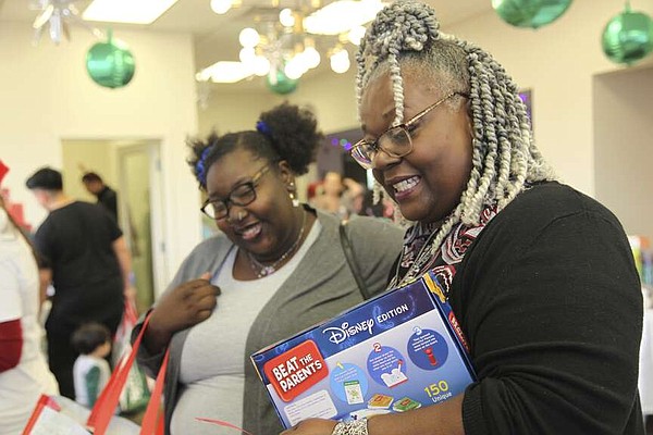 Paisleys create free toy store in Nashville for needy families | Jefferson City News Tribune - Vimarsana News