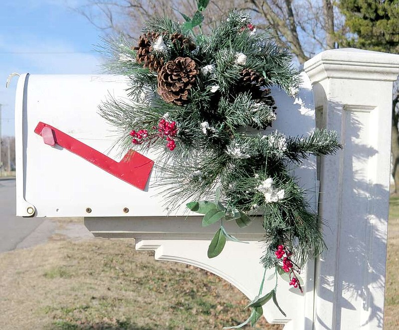 Randy Moll/Westside Eagle Observer
This mailbox in Gentry is decorated for the season.