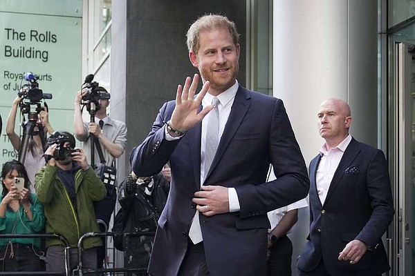 Judge finds British tabloid hacked Prince Harry's phone | Jefferson City News Tribune - Vimarsana News