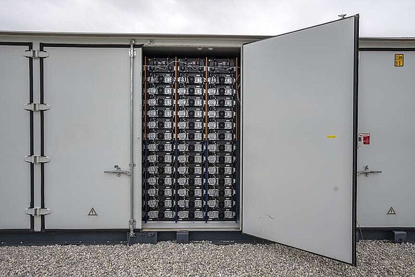 Benton County board to consider battery storage facilities after concerns raised about safety, noise | The Arkansas Democrat-Gazette - Vimarsana News