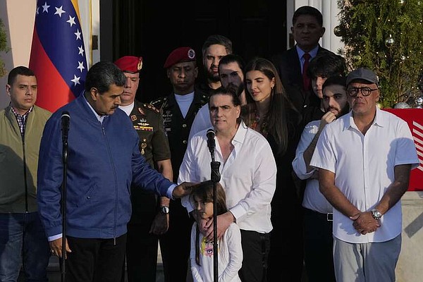 U.S., Venezuela swap prisoners: Maduro ally for 10 Americans - Vimarsana News