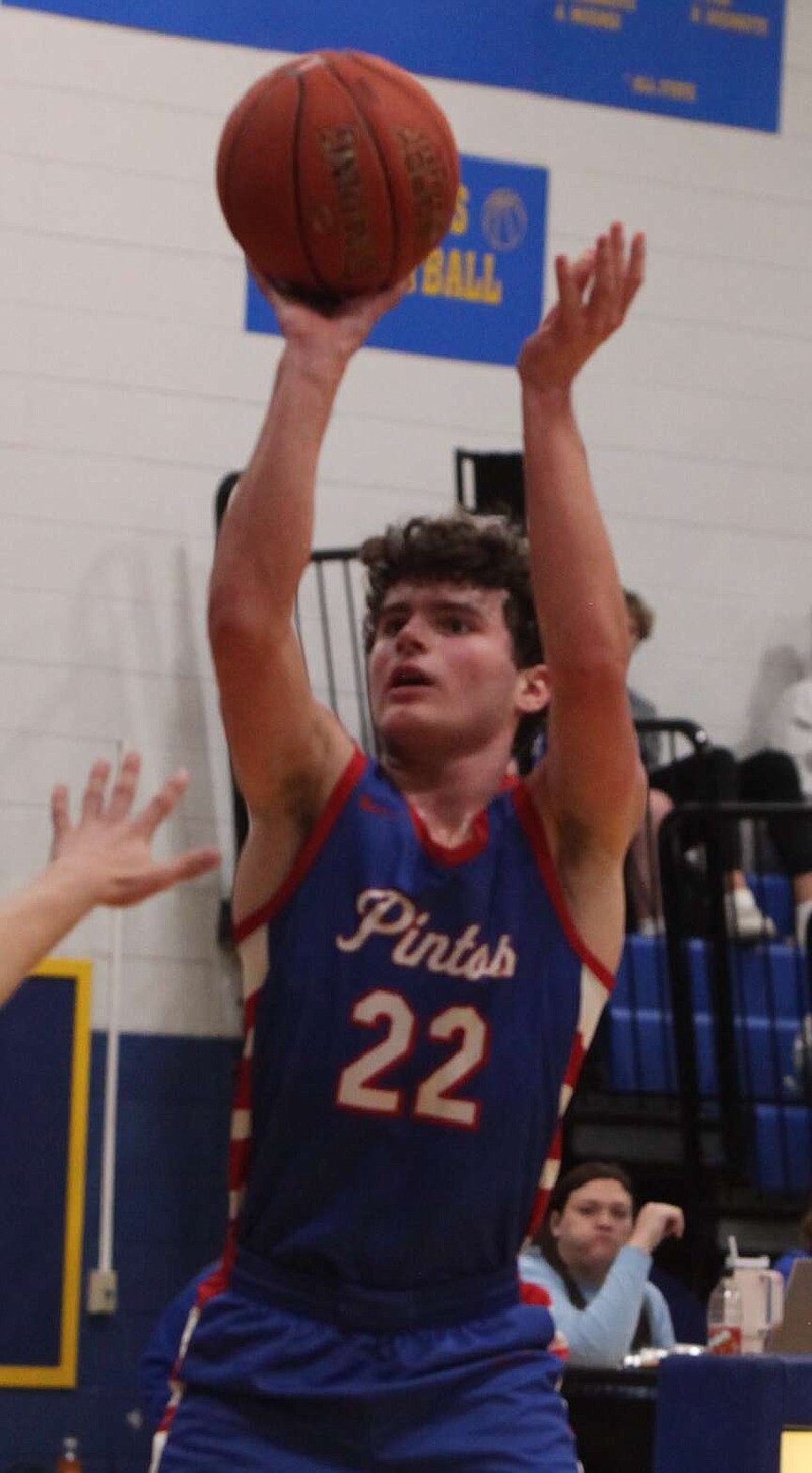 (Democrat photo/Evan Holmes)
Forward Hayden Kilmer delivered a team-high 21 points with five rebounds, two steals and two assists against the Fatima Comets.