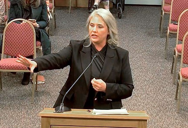 Judge seeks pay raise for chief administrator | Northwest Arkansas Democrat-Gazette - Vimarsana News