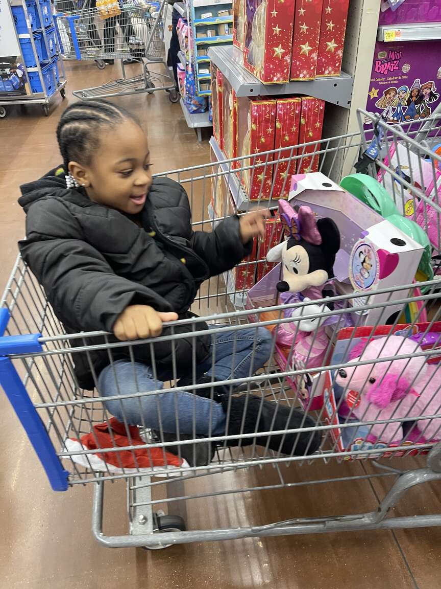 PB Police Department Takes Kids Shopping | Pine Bluff Commercial News