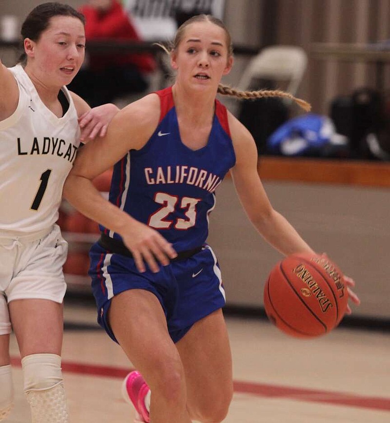 (Democrat photo/Evan Holmes)
Guard Kierstyn Lawson led California with 14 points, four steals and three assists against the Northeast Lady Wildcats at the Moberly Shootout.