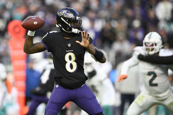 Lamar Jackson's perfect passer rating helps Ravens rout Dolphins, 56-19, to clinch top seed in AFC - Vimarsana News