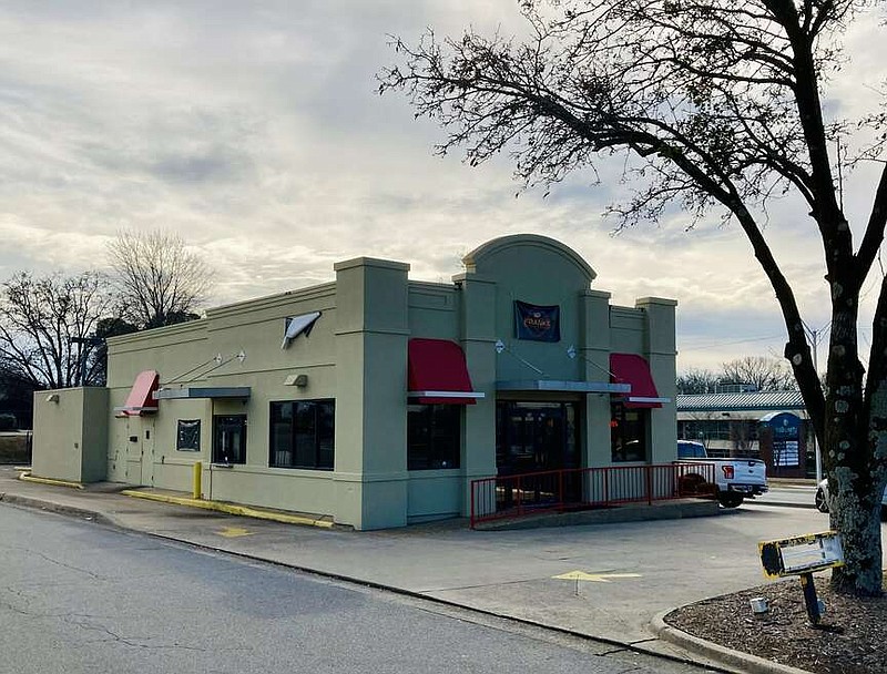 CHEAP EATS Popularly priced hot dogs at Franks The Arkansas Democrat