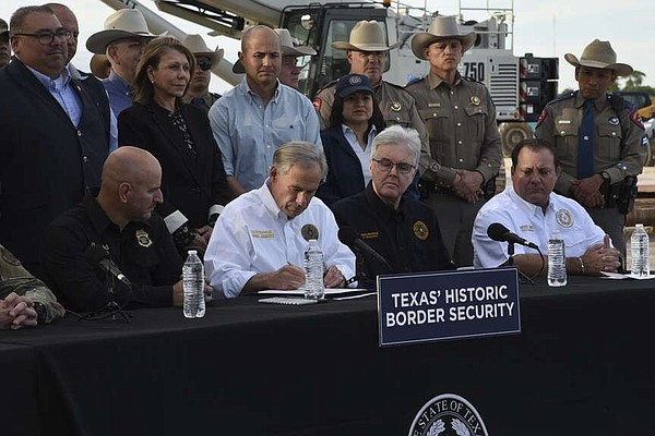 U.S. suing Texas to block new migrant arrest law | The Arkansas Democrat-Gazette - Vimarsana News