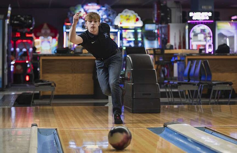 PREP BOWLING Rogers’ Brantley finds perfect 300 game within reach