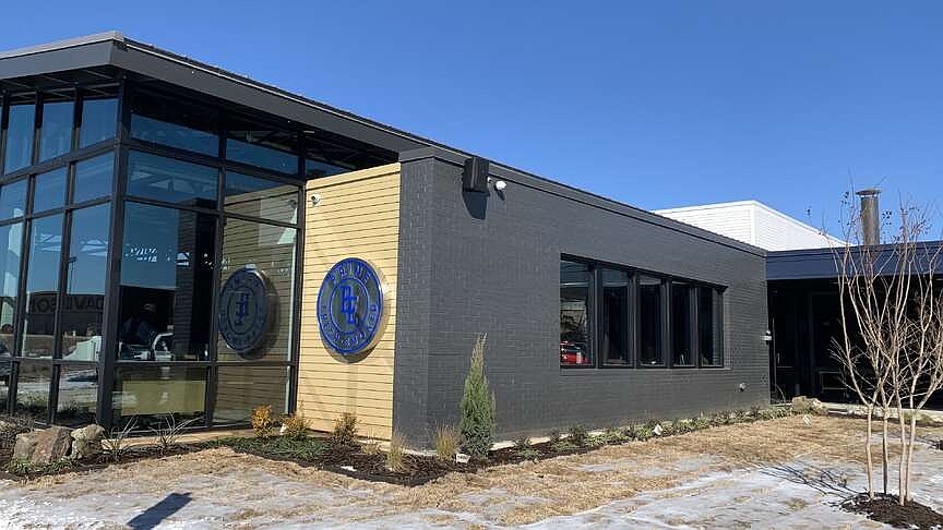 New restaurant Blue Ember Smokehouse opens on chilly day in ...