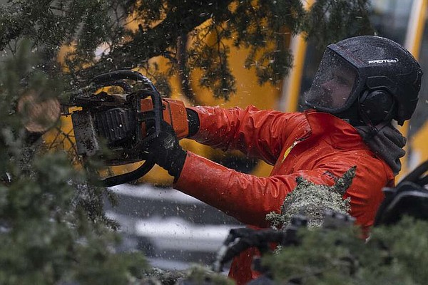 Pacific Northwest residents urged to avoid travel after ice storm | Jefferson City News Tribune - Vimarsana News
