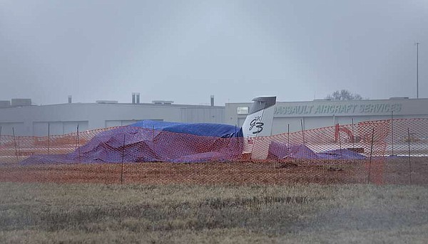 Pilot killed when small plane crashes at Clinton airport - Vimarsana News